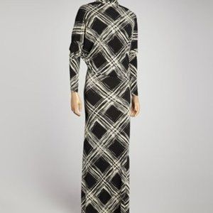 Versatile Plunging Neckline or Open Back dress